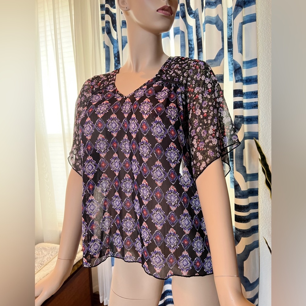Mason & Mackenzie Black Flutter Sleeve Top Size XS